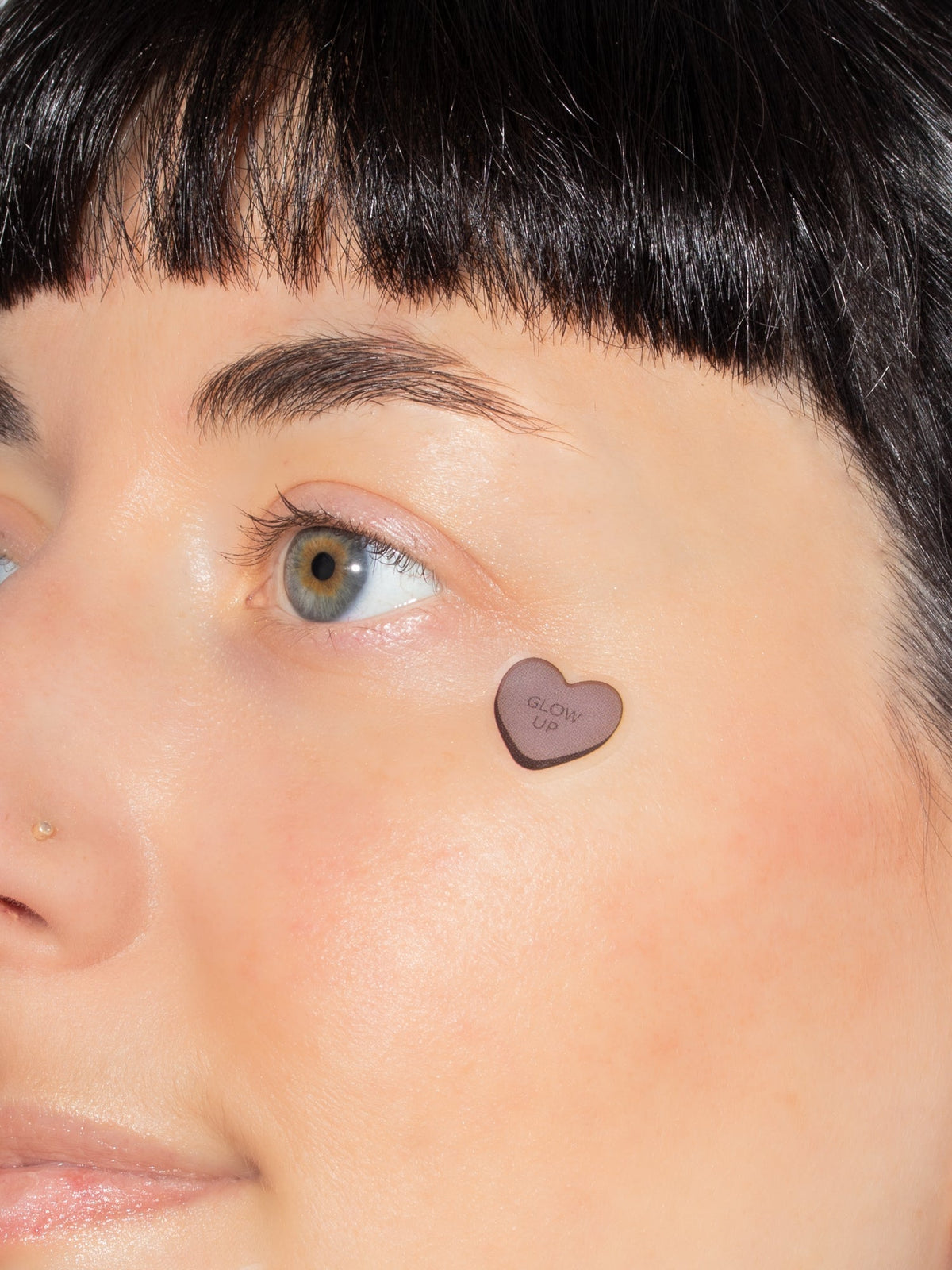 16 healing heart pimple patches